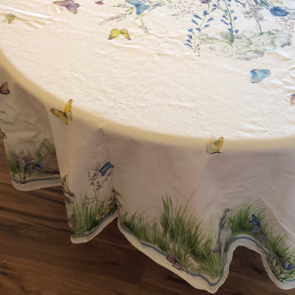 Williams Sonoma Floral Meadow 90” Round Tablecloth - Picture 6 of 6